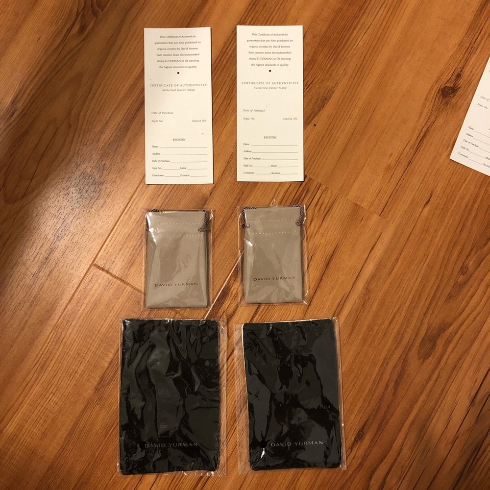Lot of 2 small David Yurman pouches and cloth